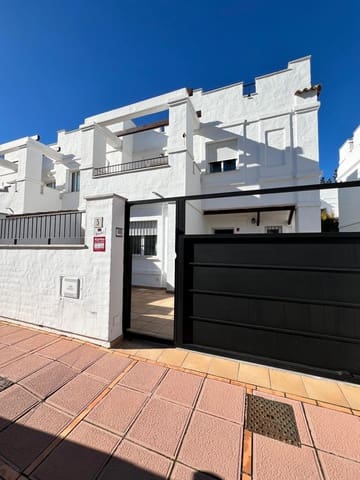 3 sypialnia Dom na sprzedaż w Nueva Andalucia, Marbella z basenem garażem - 585 000 € (Ref: 9494318)