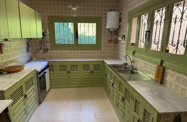 3 soverom Villa til salgs i El Paraiso, Estepona med svømmebasseng - € 1 375 000 (Ref: 9501928)