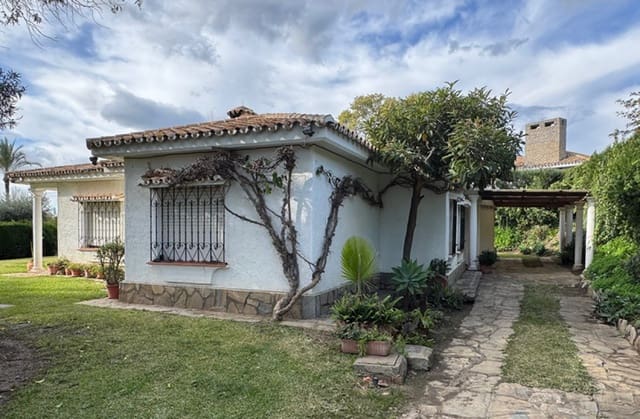 3 soverom Villa til salgs i El Paraiso, Estepona med svømmebasseng - € 1 375 000 (Ref: 9501928)