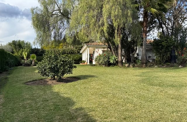 3 soverom Villa til salgs i El Paraiso, Estepona med svømmebasseng - € 1 375 000 (Ref: 9501928)