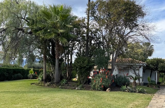 3 soverom Villa til salgs i El Paraiso, Estepona med svømmebasseng - € 1 375 000 (Ref: 9501928)