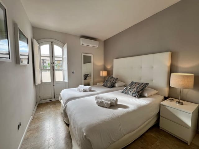 5 soverom Hus til salgs i Nueva Andalucia, Marbella med svømmebasseng garasje - € 725 000 (Ref: 9516000)