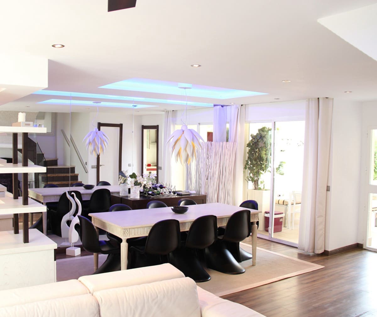 5 soverom Hus til salgs i Nueva Andalucia med svømmebasseng garasje - € 725 000 (Ref: 9516000)