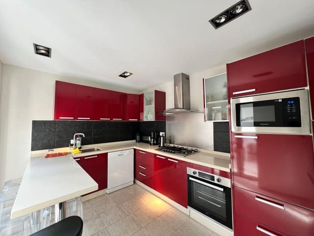 5 soverom Hus til salgs i Nueva Andalucia, Marbella med svømmebasseng garasje - € 725 000 (Ref: 9516000)