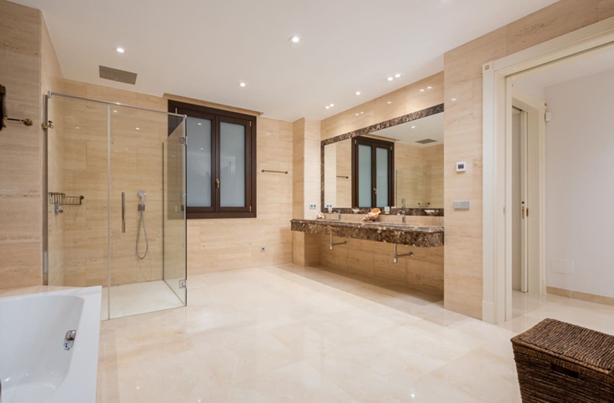 7 soveværelse Villa til salg i Estepona med swimmingpool garage - € 5.190.000 (Ref: 9527425)