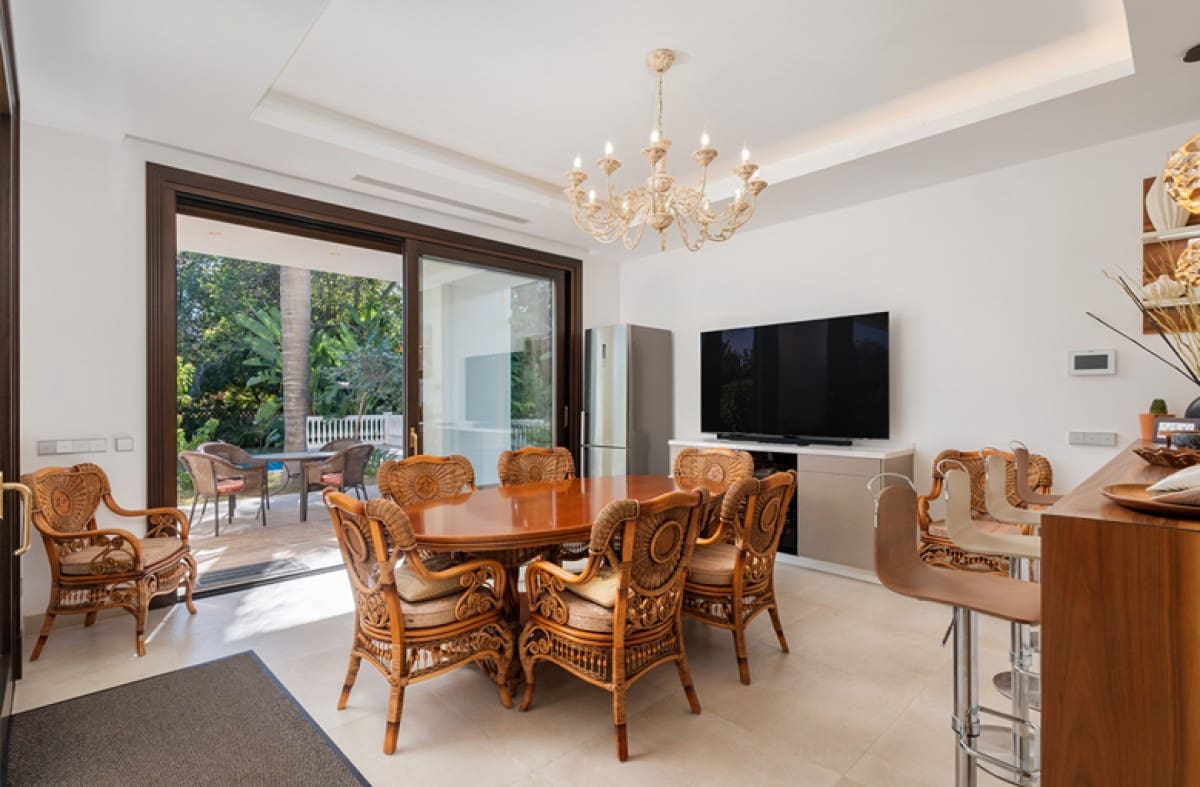 7 soveværelse Villa til salg i Estepona med swimmingpool garage - € 5.190.000 (Ref: 9527425)