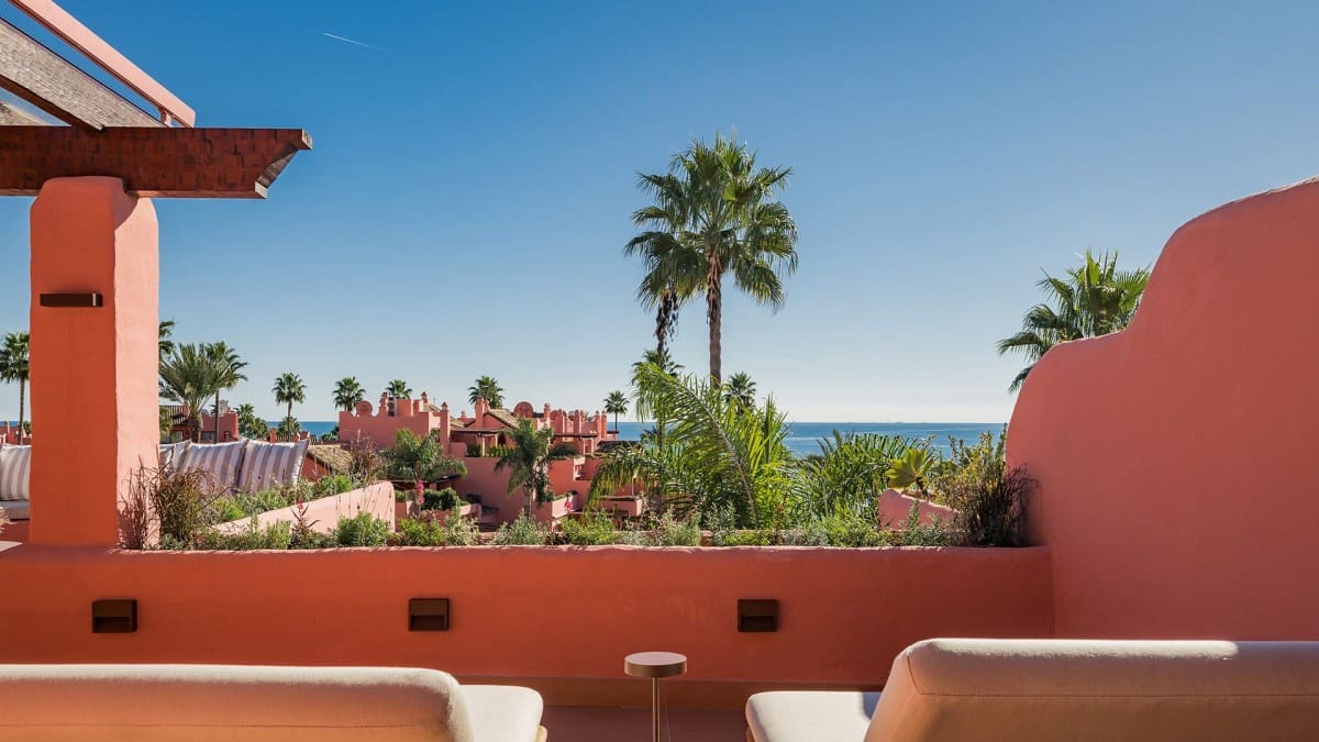 3 sovrum Takvåning till salu i Estepona med pool - 2 995 000 € (Ref: 9555241)