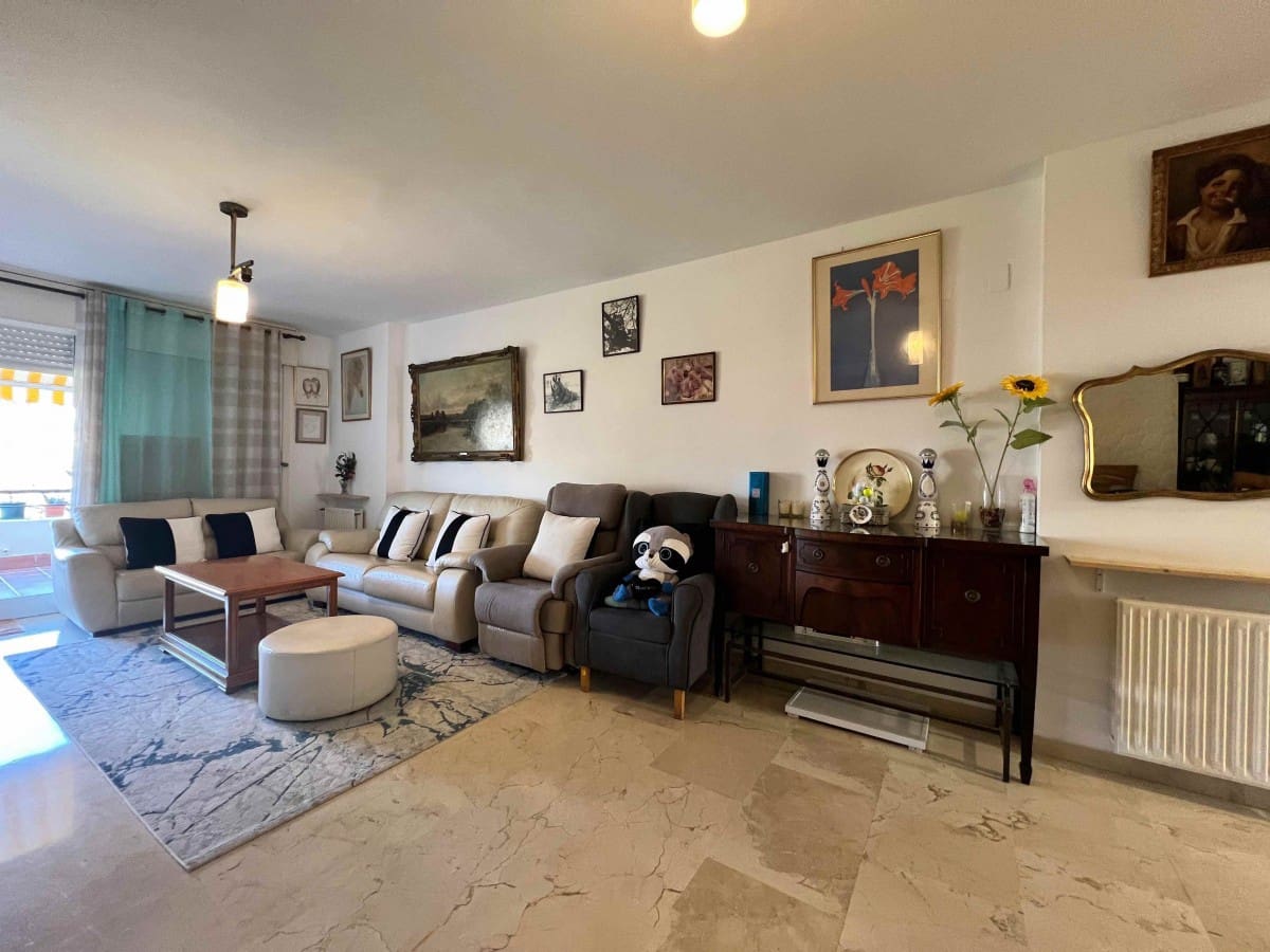 2 slaapkamer Appartement te koop in Guadalmina met zwembad garage - € 395.000 (Ref: 9629745)