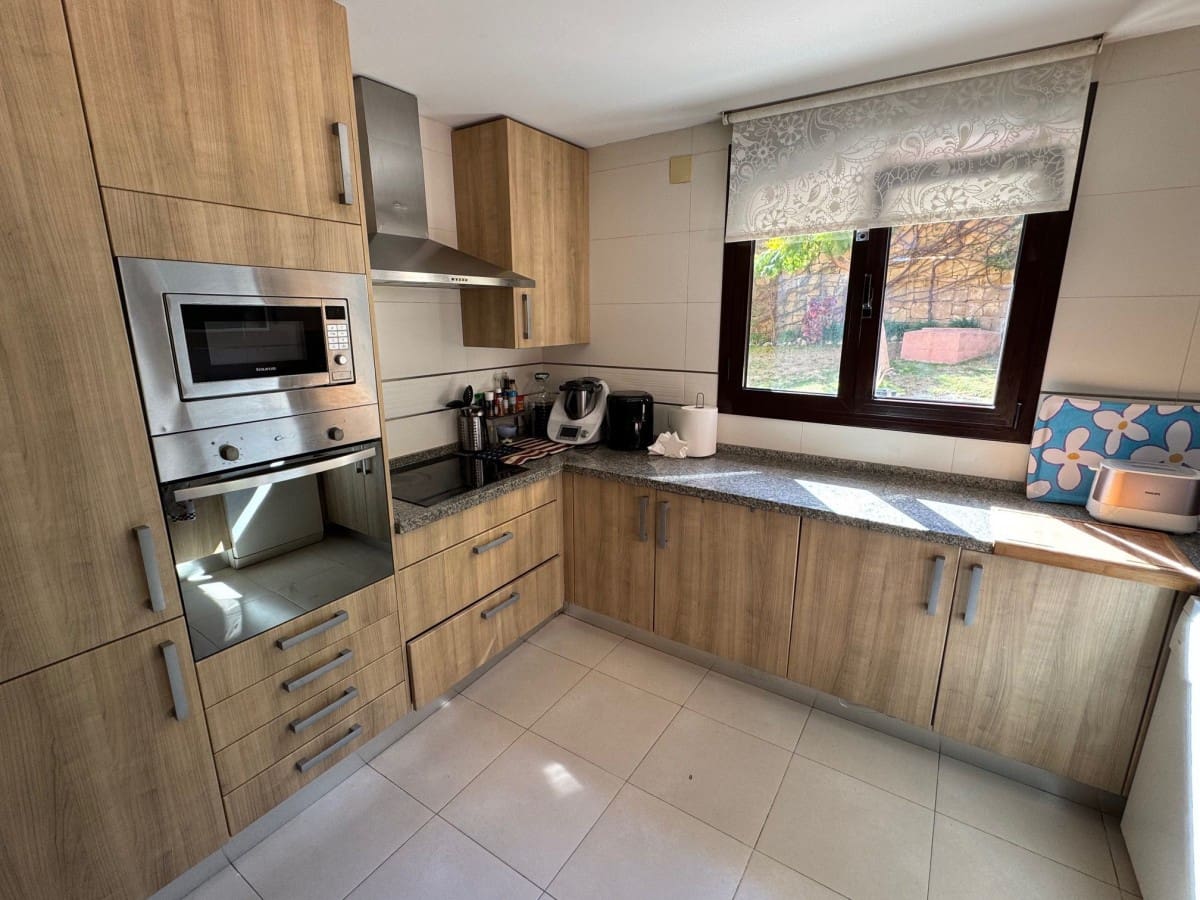 4 slaapkamer Huis te koop in Estepona met zwembad garage - € 665.000 (Ref: 9634026)