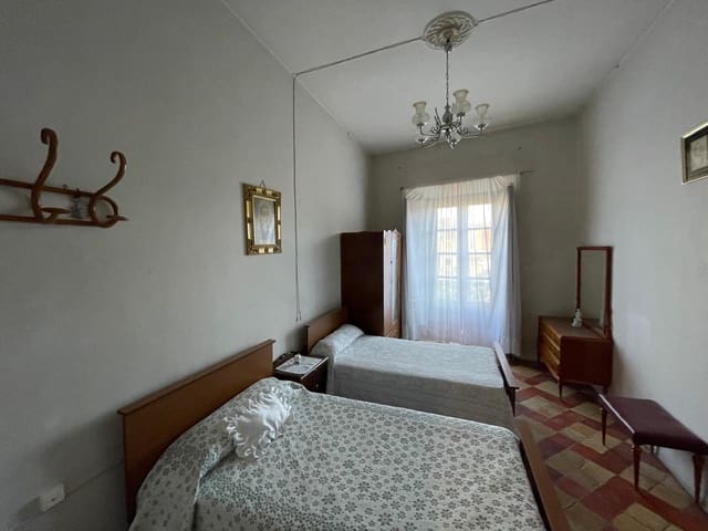 Casa de 10 habitaciones en Cehegín en venta con garaje - 135.000 € (Ref: 9047267)