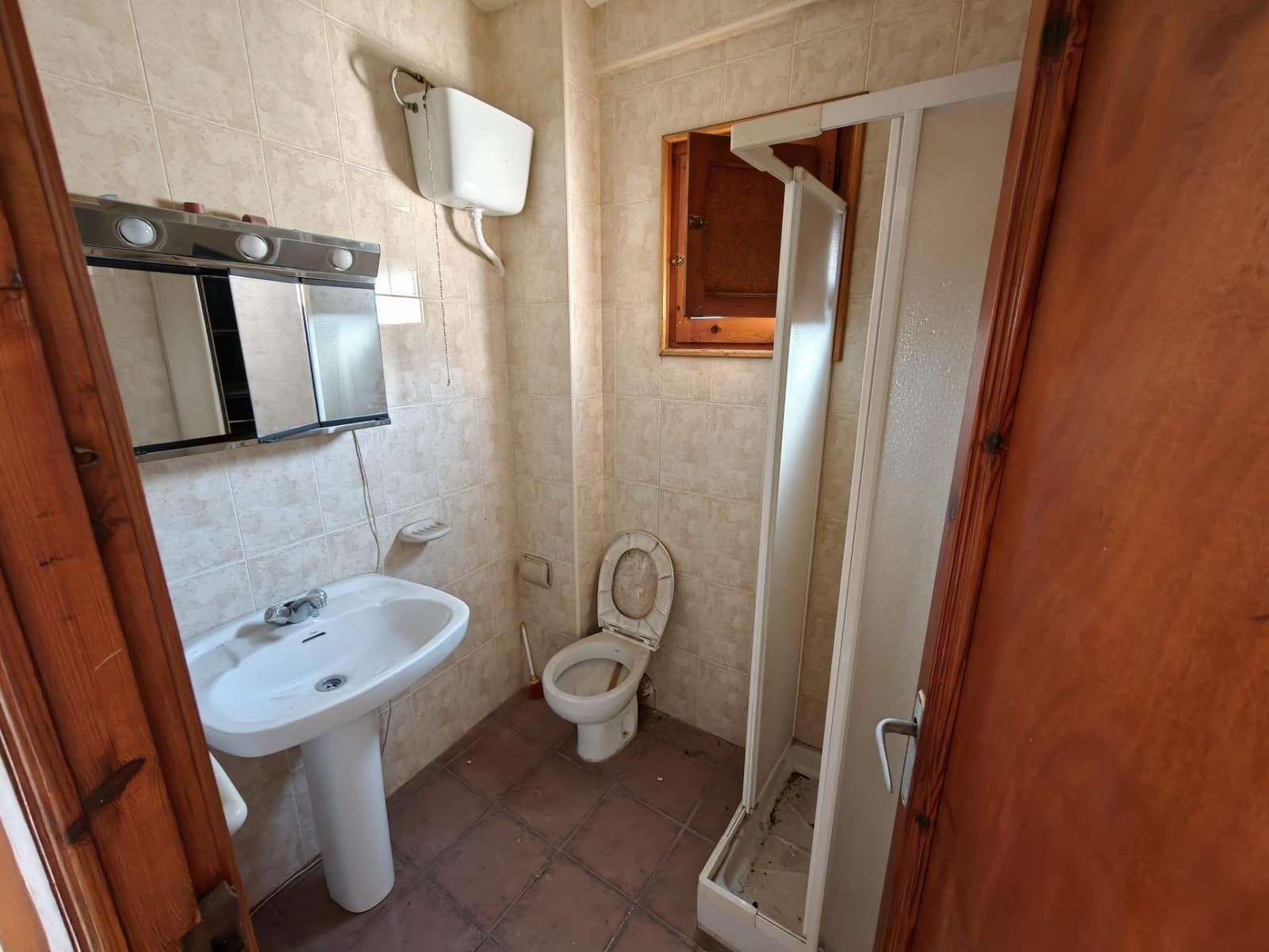 4 bedroom Townhouse for sale in Bunol - € 76,000 (Ref: 10011458)