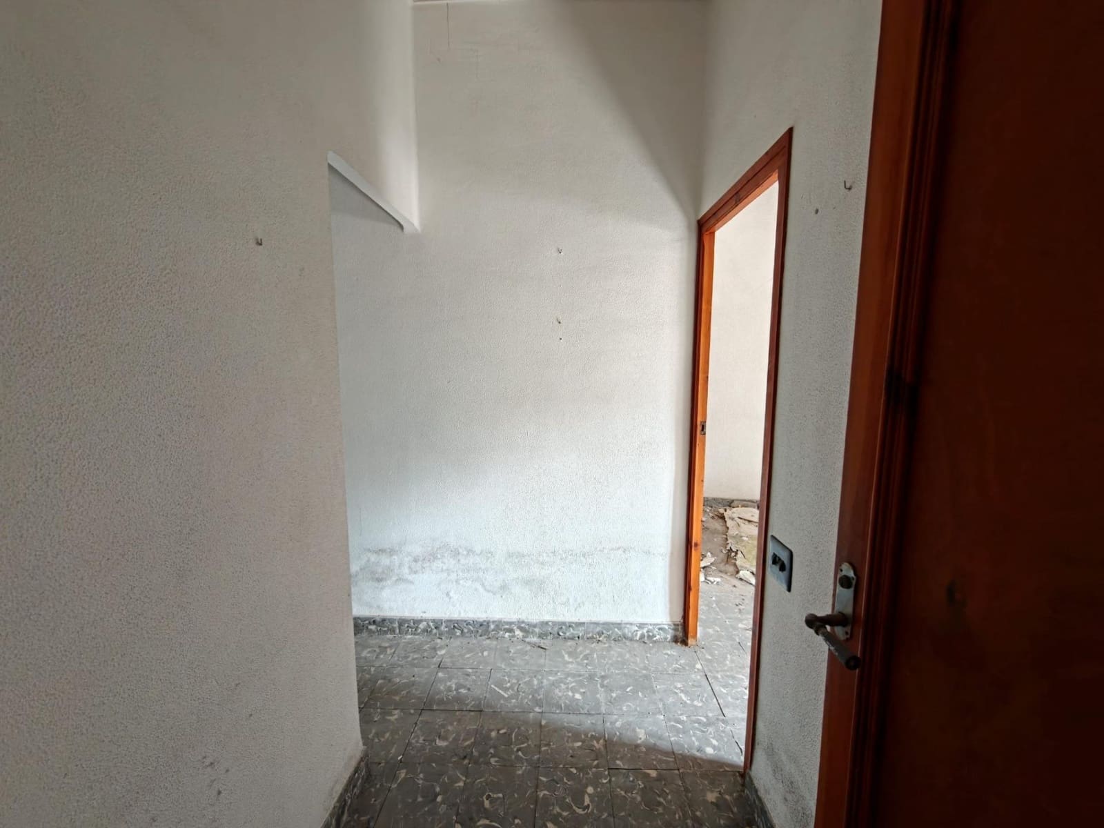 4 bedroom Townhouse for sale in Bunol - € 76,000 (Ref: 10011458)