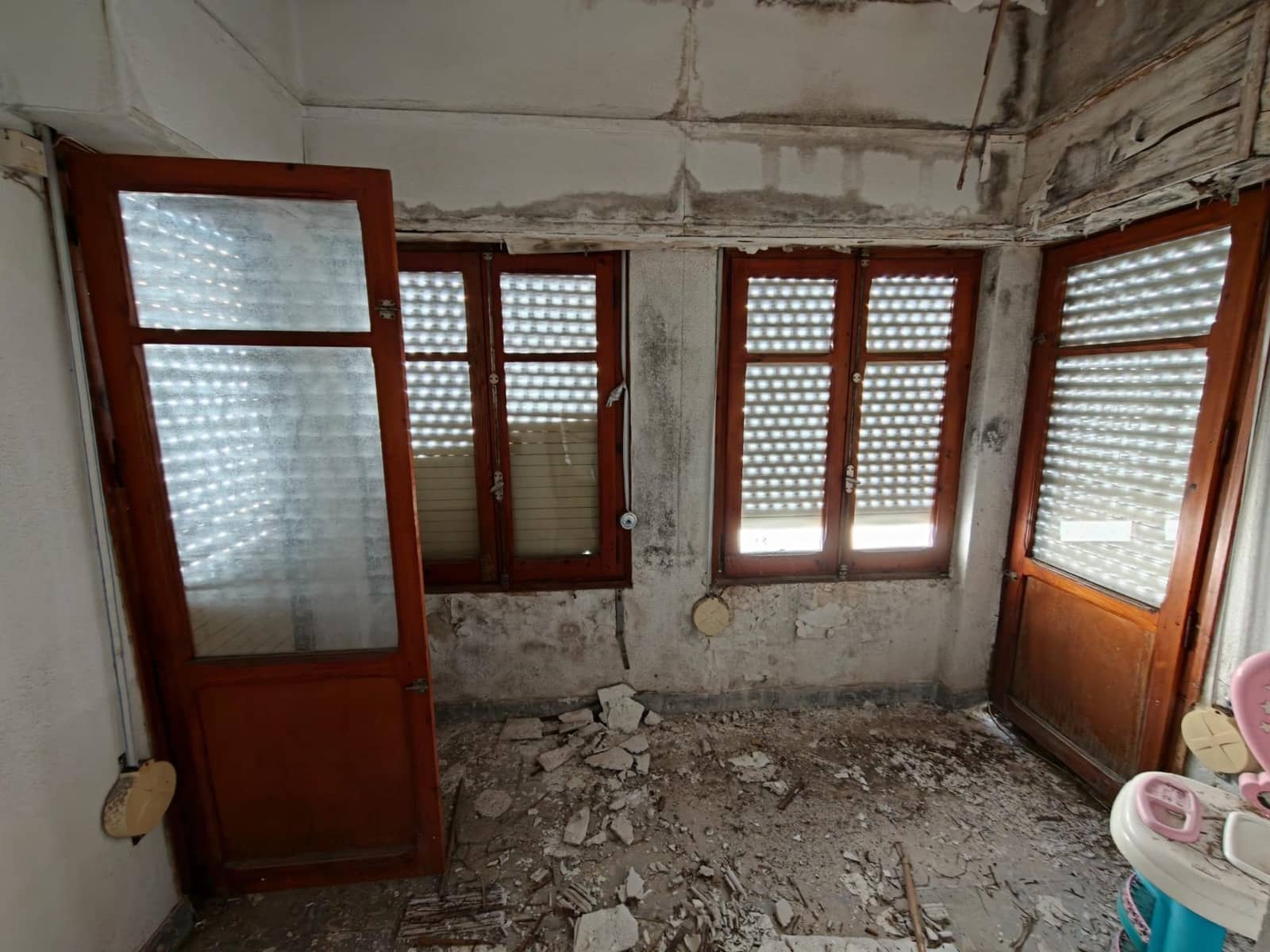 4 bedroom Townhouse for sale in Bunol - € 76,000 (Ref: 10011458)