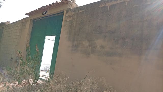 Commerciale da affittare in Chiva con garage - 500 € (Rif: 10044801)