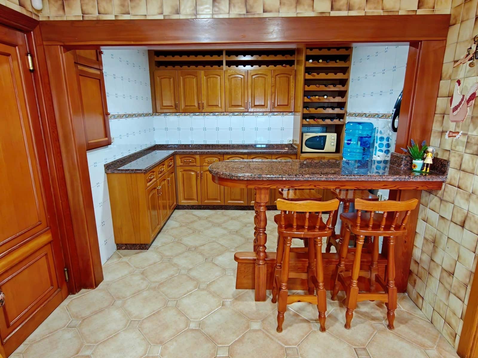 6 Zimmer Villa zu verkaufen in Chiva mit Pool Garage - 775.000 € (Ref: 10109673)