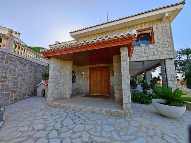 6 Zimmer Villa zu verkaufen in Chiva mit Pool Garage - 775.000 € (Ref: 10109673)