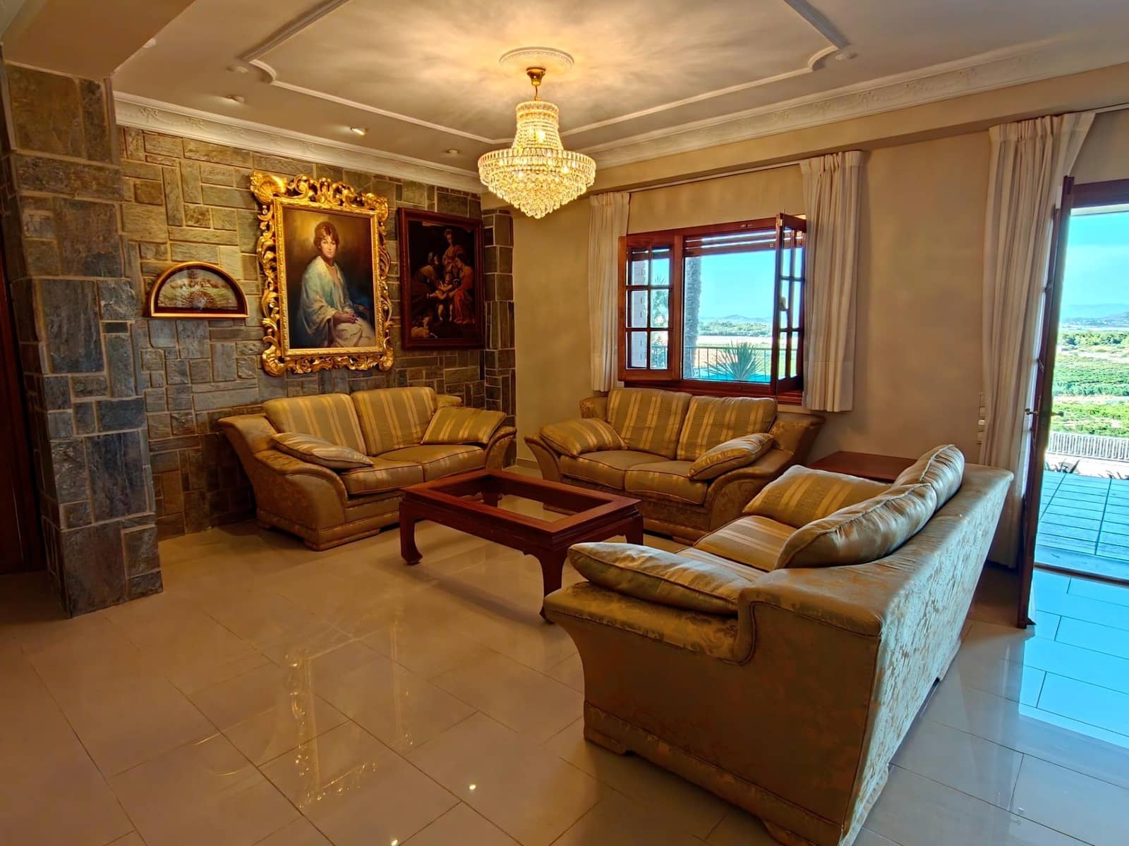 6 Zimmer Villa zu verkaufen in Chiva mit Pool Garage - 775.000 € (Ref: 10109673)