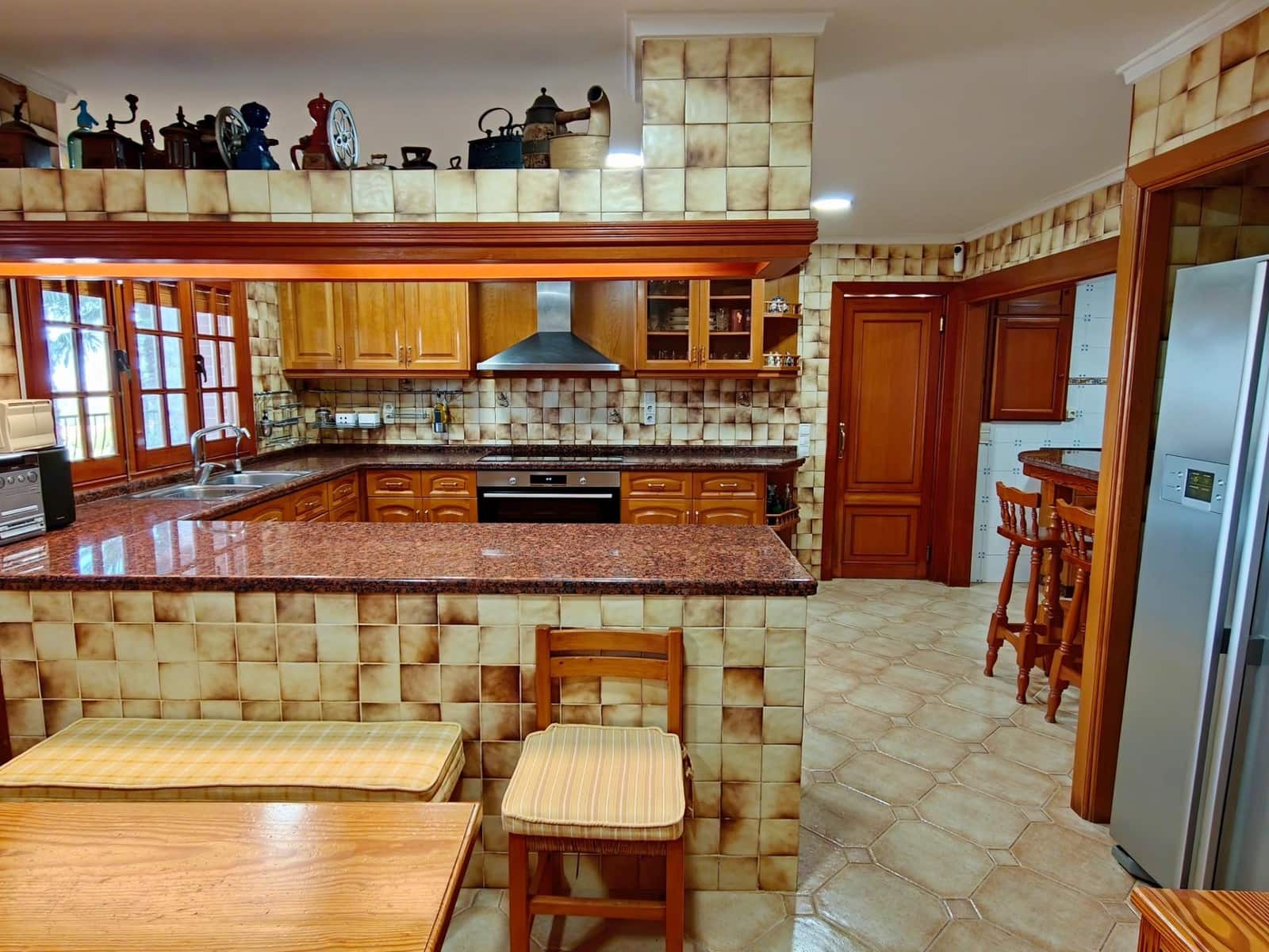 6 Zimmer Villa zu verkaufen in Chiva mit Pool Garage - 775.000 € (Ref: 10109673)