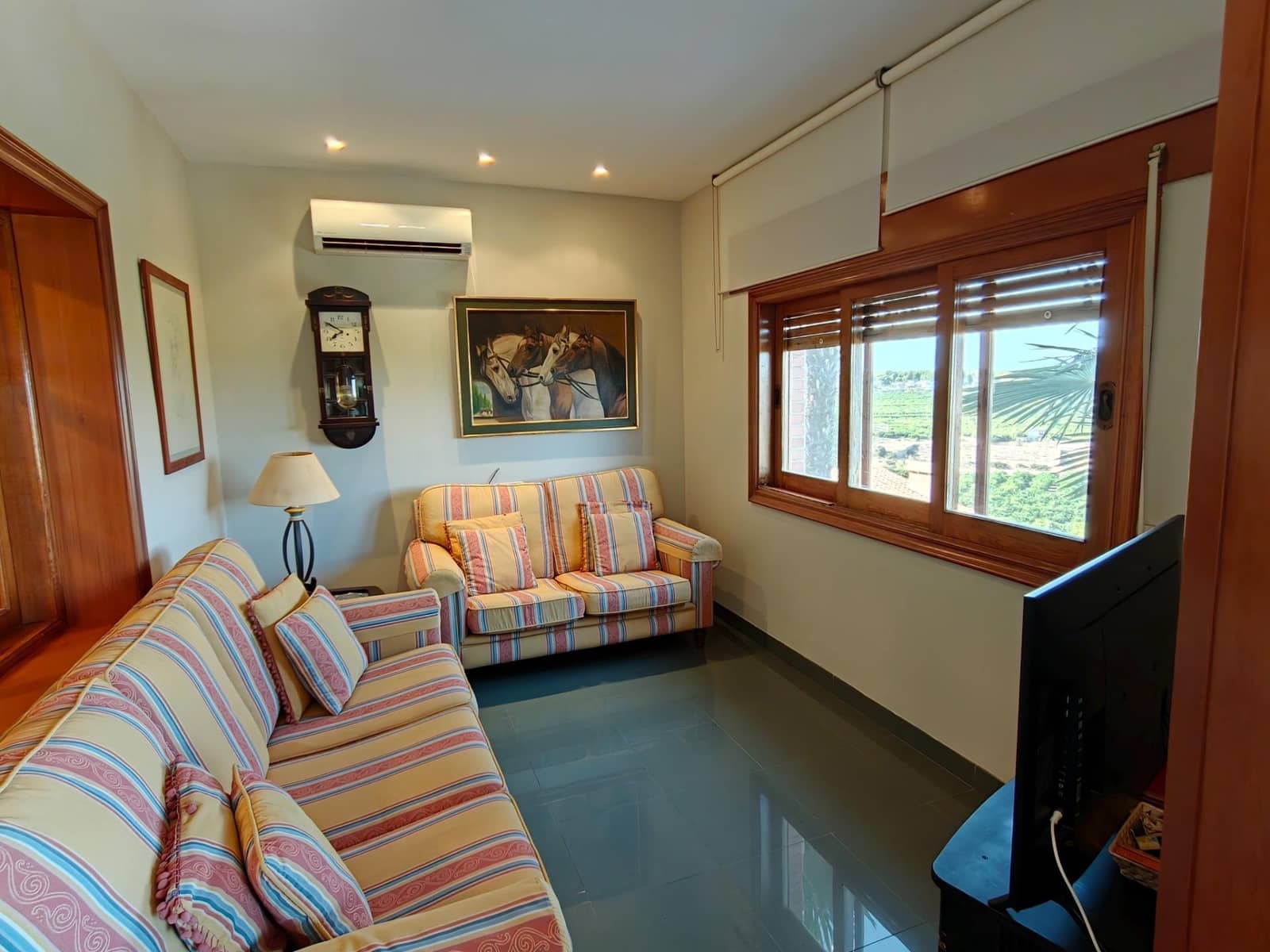 6 Zimmer Villa zu verkaufen in Chiva mit Pool Garage - 775.000 € (Ref: 10109673)