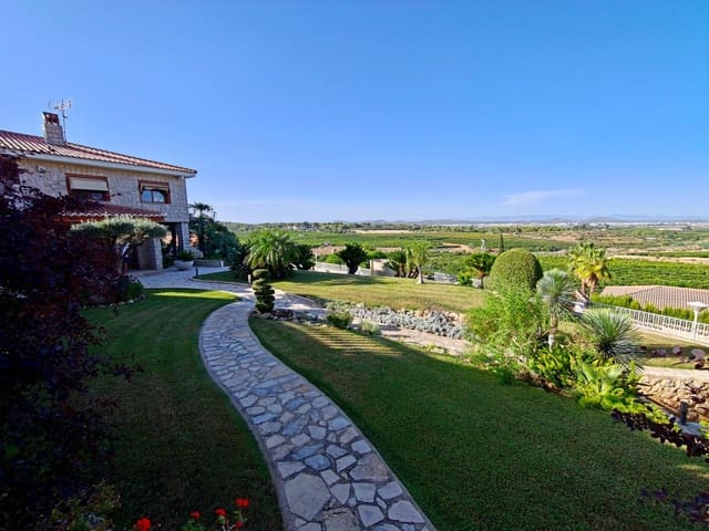 6 Zimmer Villa zu verkaufen in Chiva mit Pool Garage - 775.000 € (Ref: 10109673)