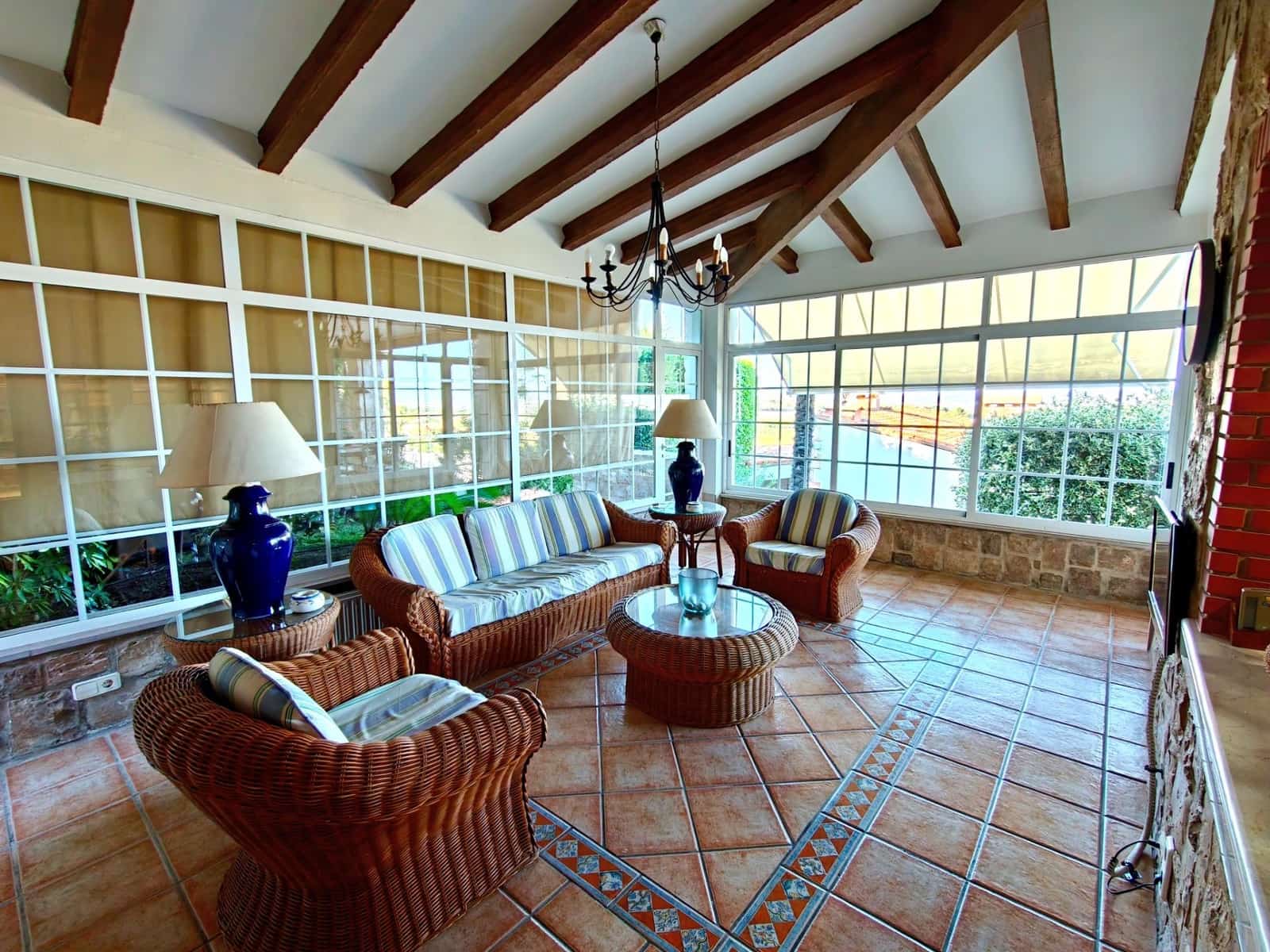 6 Zimmer Villa zu verkaufen in Chiva mit Pool Garage - 775.000 € (Ref: 10109673)