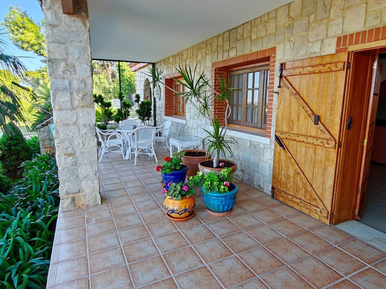 6 Zimmer Villa zu verkaufen in Chiva mit Pool Garage - 775.000 € (Ref: 10109673)