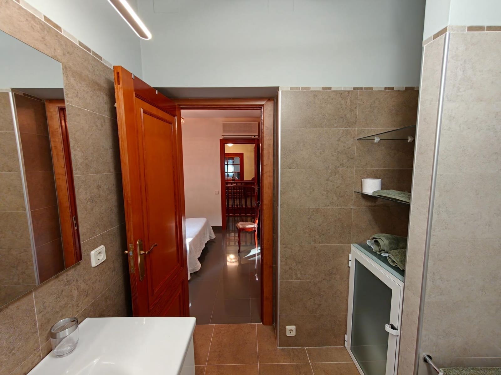6 Zimmer Villa zu verkaufen in Chiva mit Pool Garage - 775.000 € (Ref: 10109673)