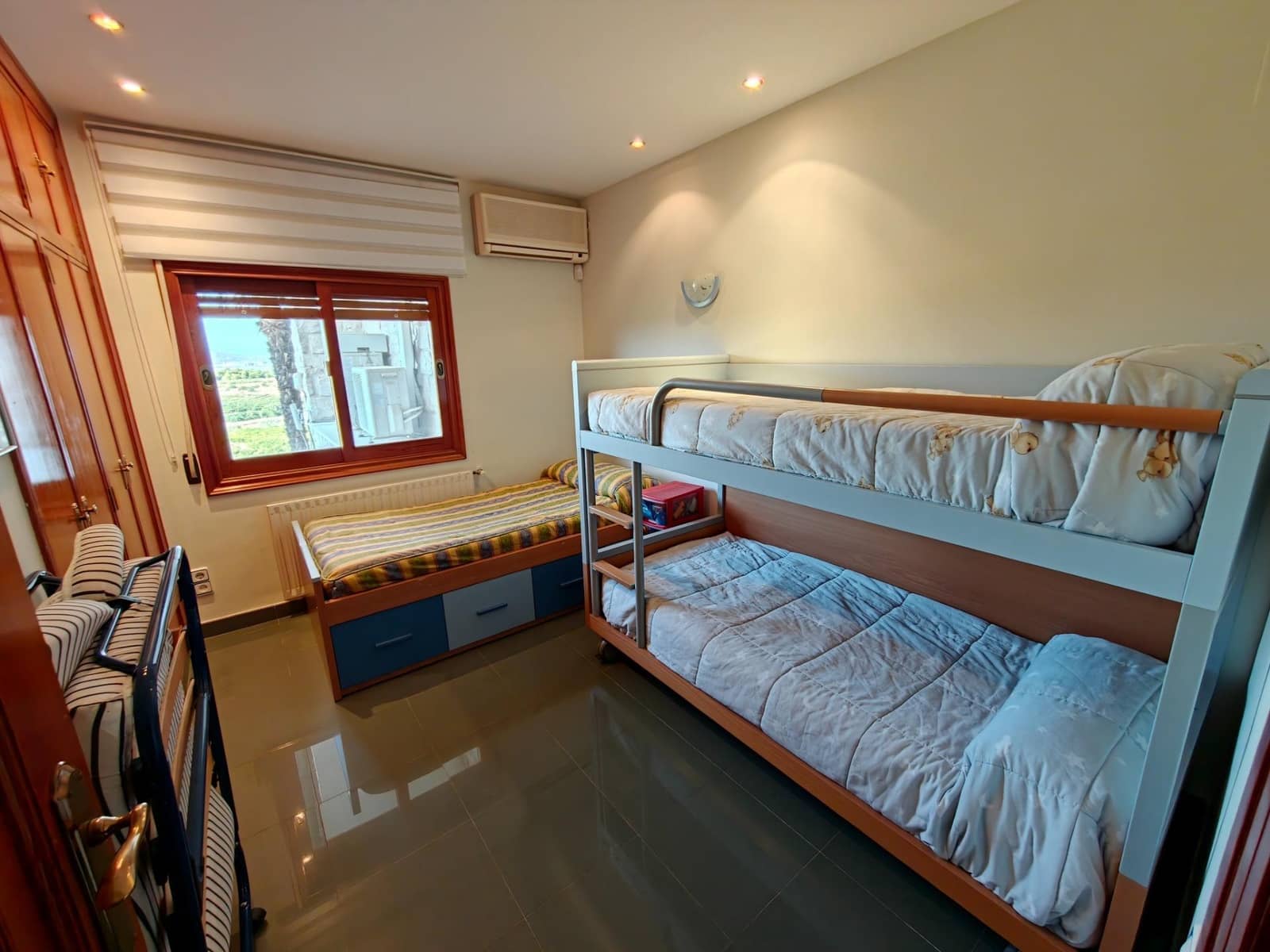 6 Zimmer Villa zu verkaufen in Chiva mit Pool Garage - 775.000 € (Ref: 10109673)