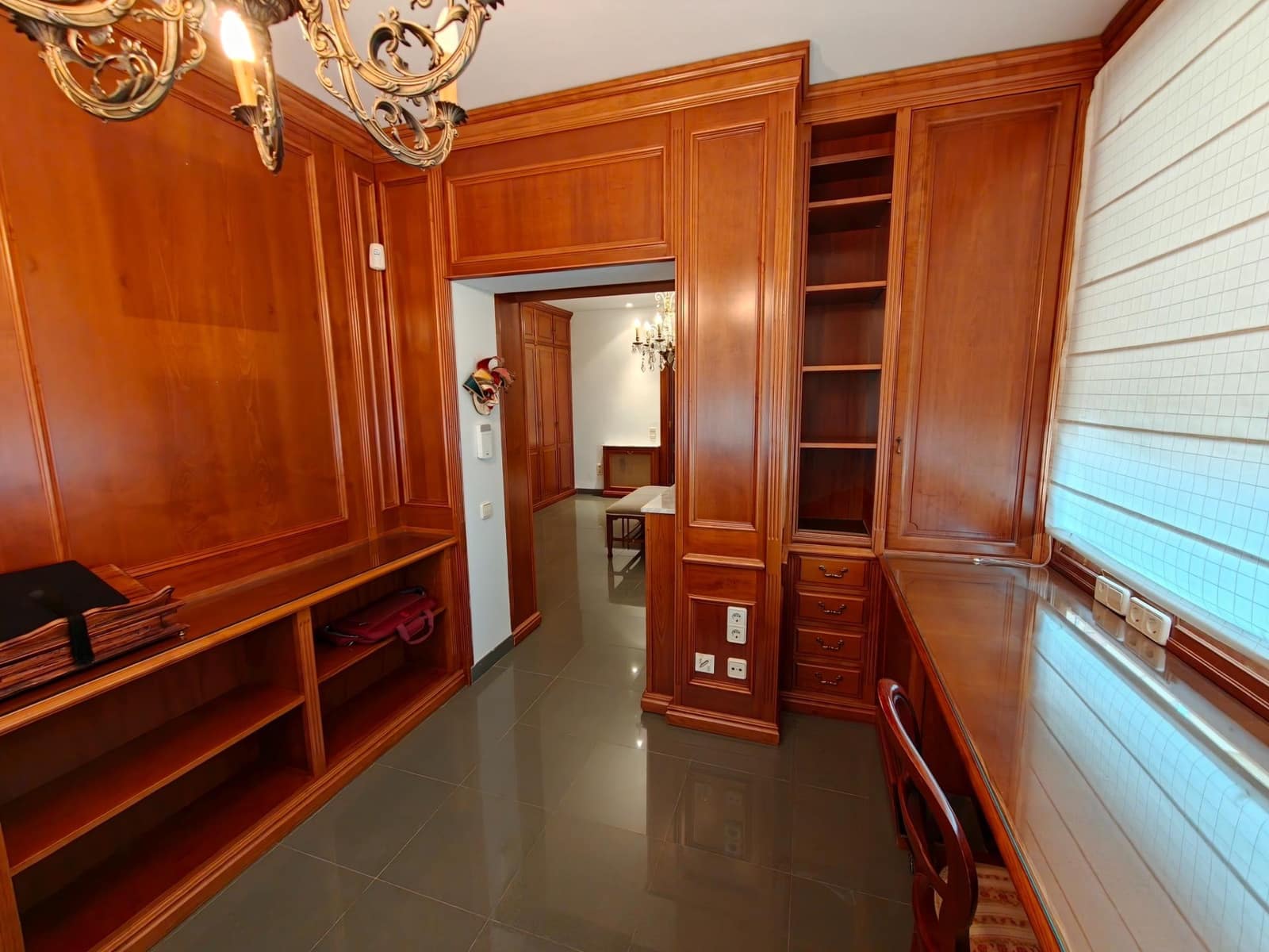 6 Zimmer Villa zu verkaufen in Chiva mit Pool Garage - 775.000 € (Ref: 10109673)