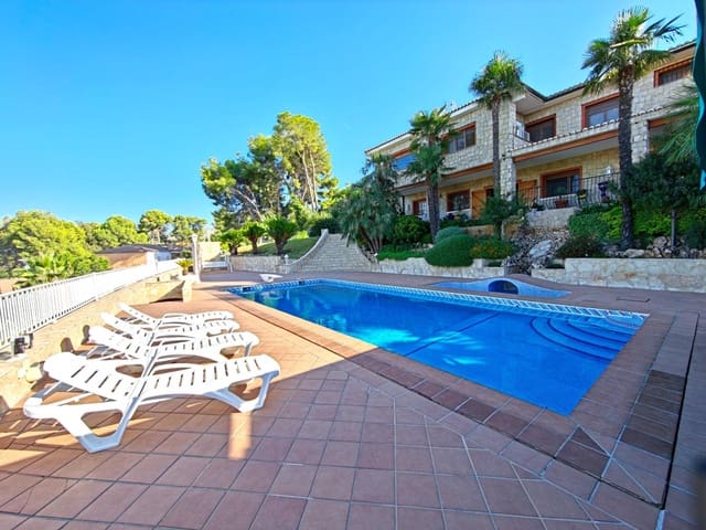6 Zimmer Villa zu verkaufen in Chiva mit Pool Garage - 775.000 € (Ref: 10109673)