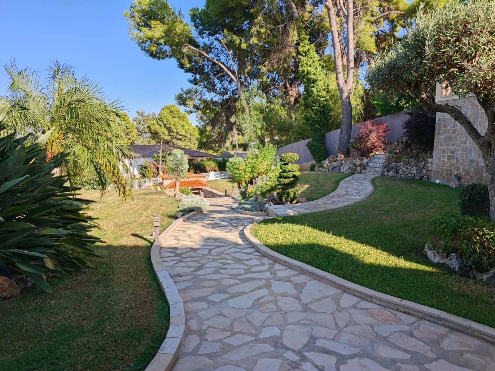 6 Zimmer Villa zu verkaufen in Chiva mit Pool Garage - 775.000 € (Ref: 10109673)