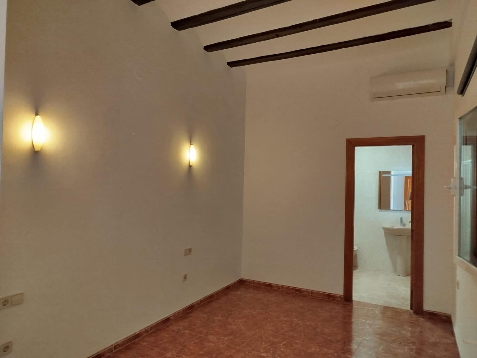 Appartement de 2 chambres à louer à Bunol - 700 € (Ref: 10115862)