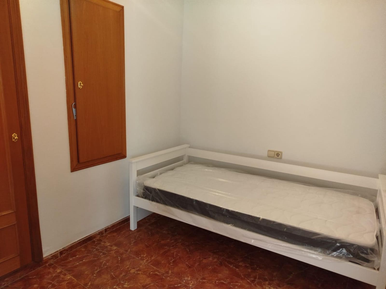 Appartement de 2 chambres à louer à Bunol - 700 € (Ref: 10115862)