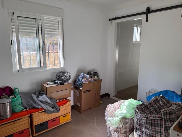 3 makuuhuone Maalaistalo myytävänä paikassa Chiva - 80 000 € (Ref: 10131968)