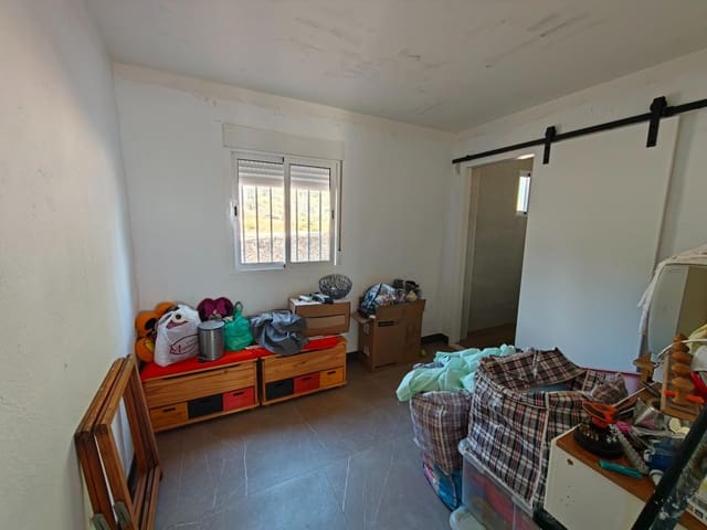 3 soverom Finca/Herregård til salgs i Chiva - € 80 000 (Ref: 10131968)