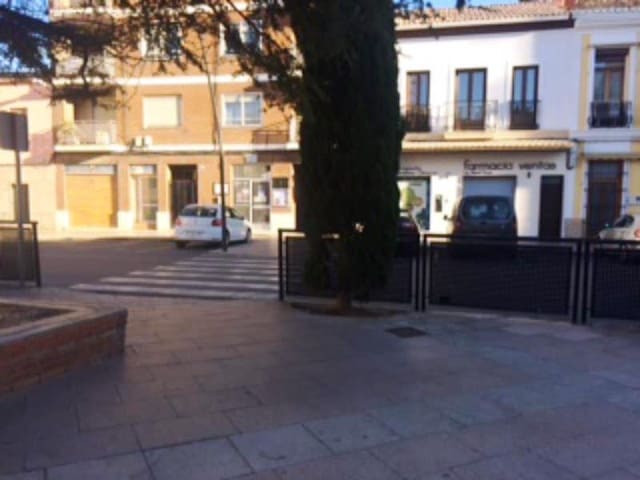 Commercieel te koop in Buñol - € 170.000 (Ref: 8312256)