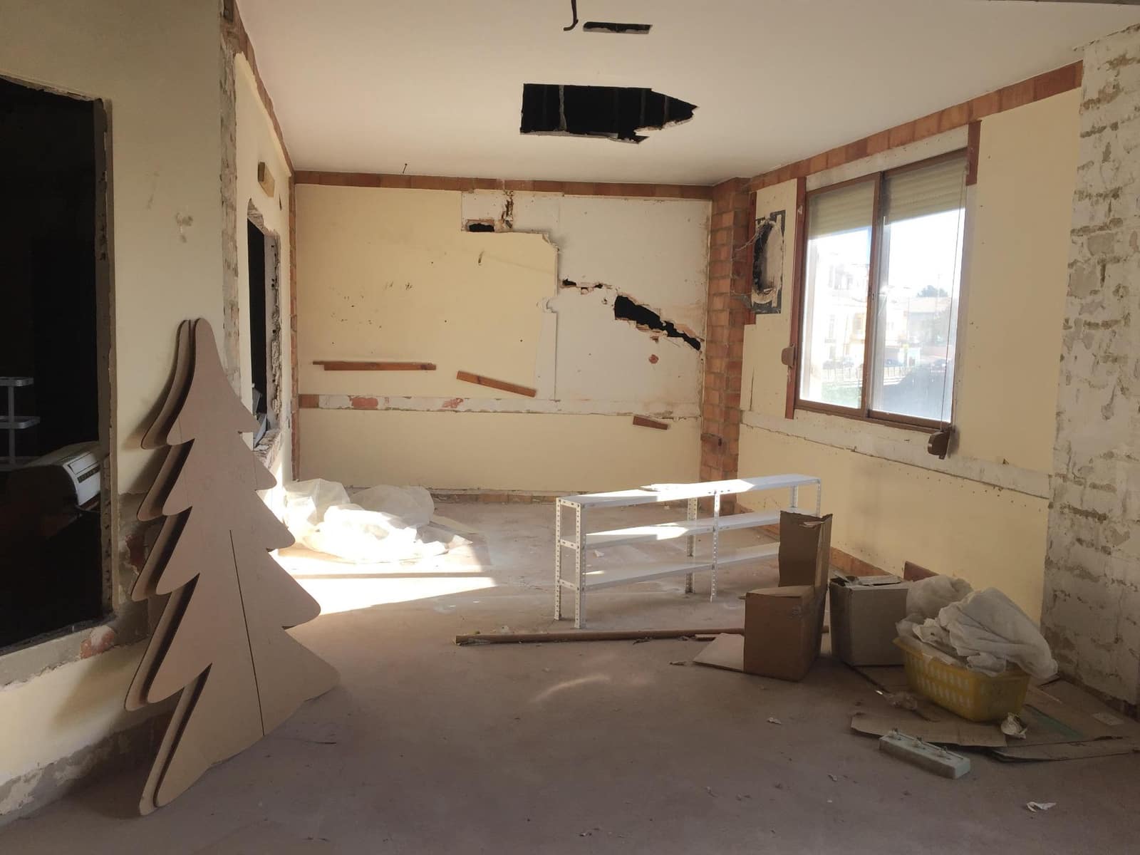 Erhverv til salg i Bunol - € 170.000 (Ref: 8312256)