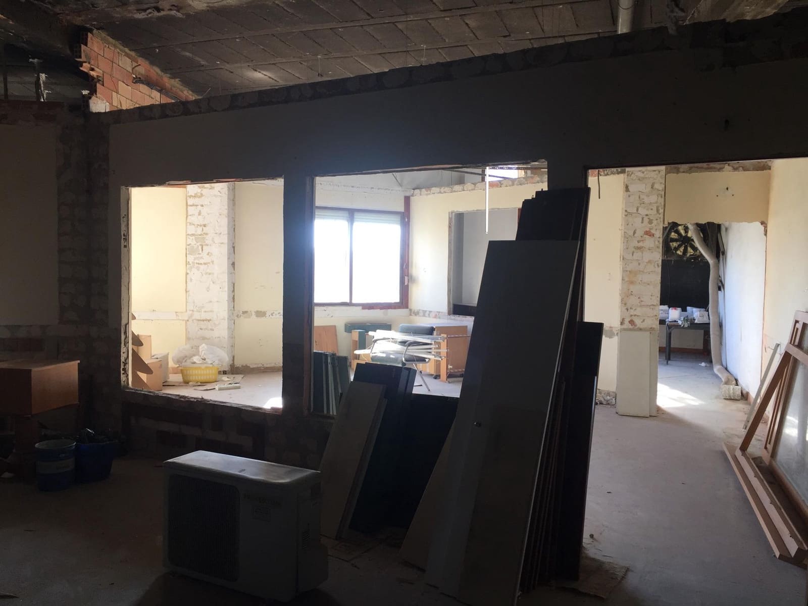 Erhverv til salg i Bunol - € 170.000 (Ref: 8312256)