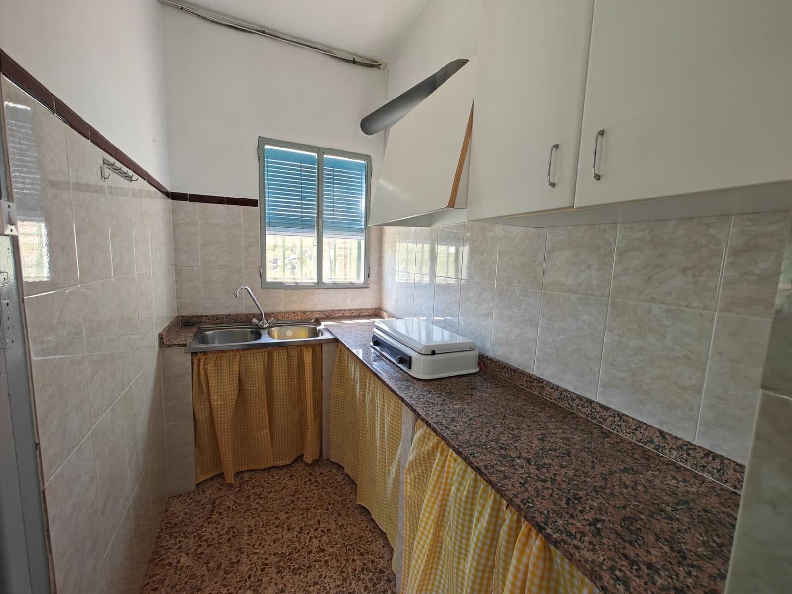 3 soveværelse Villa til salg i Yatova med garage - € 85.000 (Ref: 8312271)