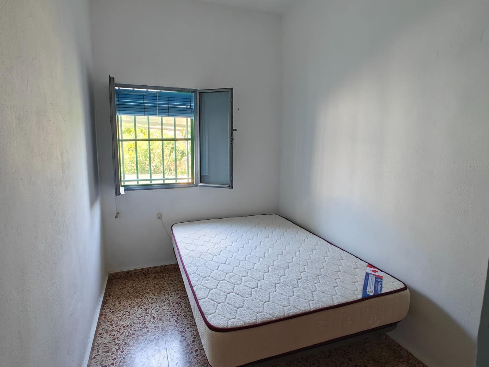 3 soveværelse Villa til salg i Yatova med garage - € 85.000 (Ref: 8312271)