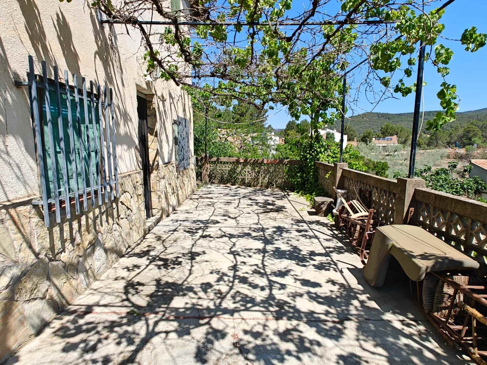 3 soveværelse Villa til salg i Yatova med garage - € 85.000 (Ref: 8312271)