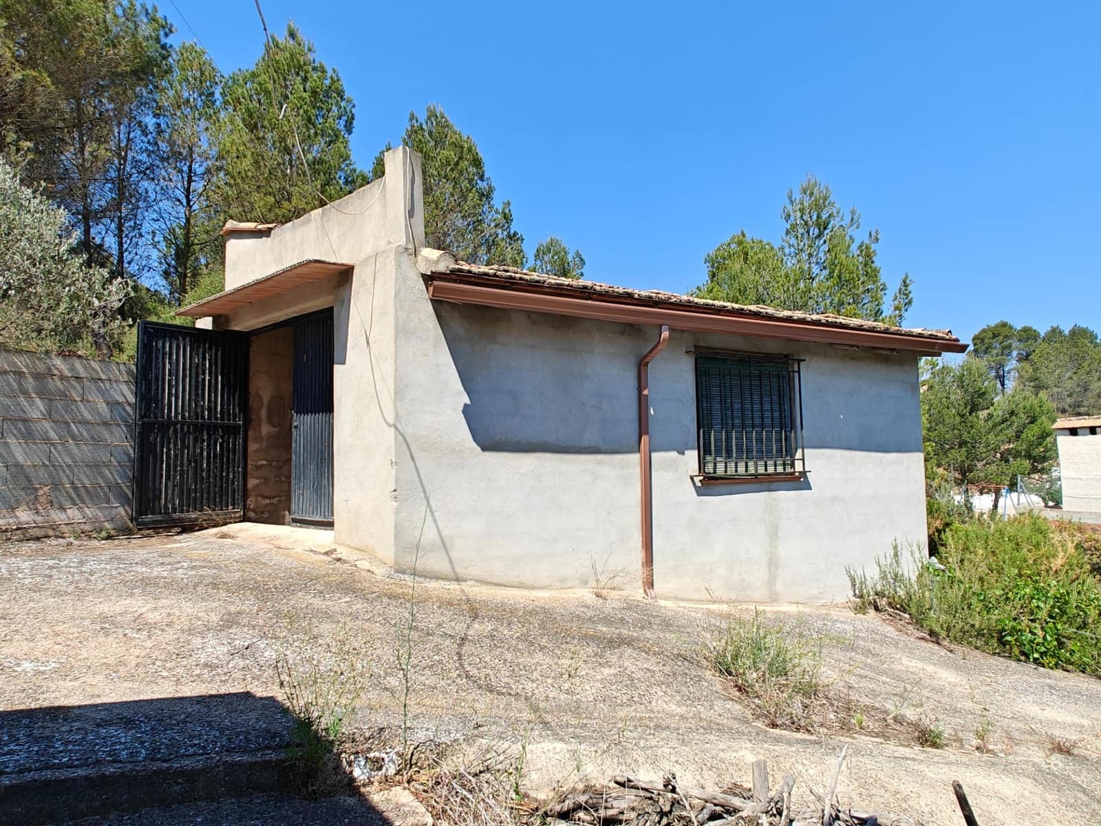 3 soveværelse Villa til salg i Yatova med garage - € 85.000 (Ref: 8312271)