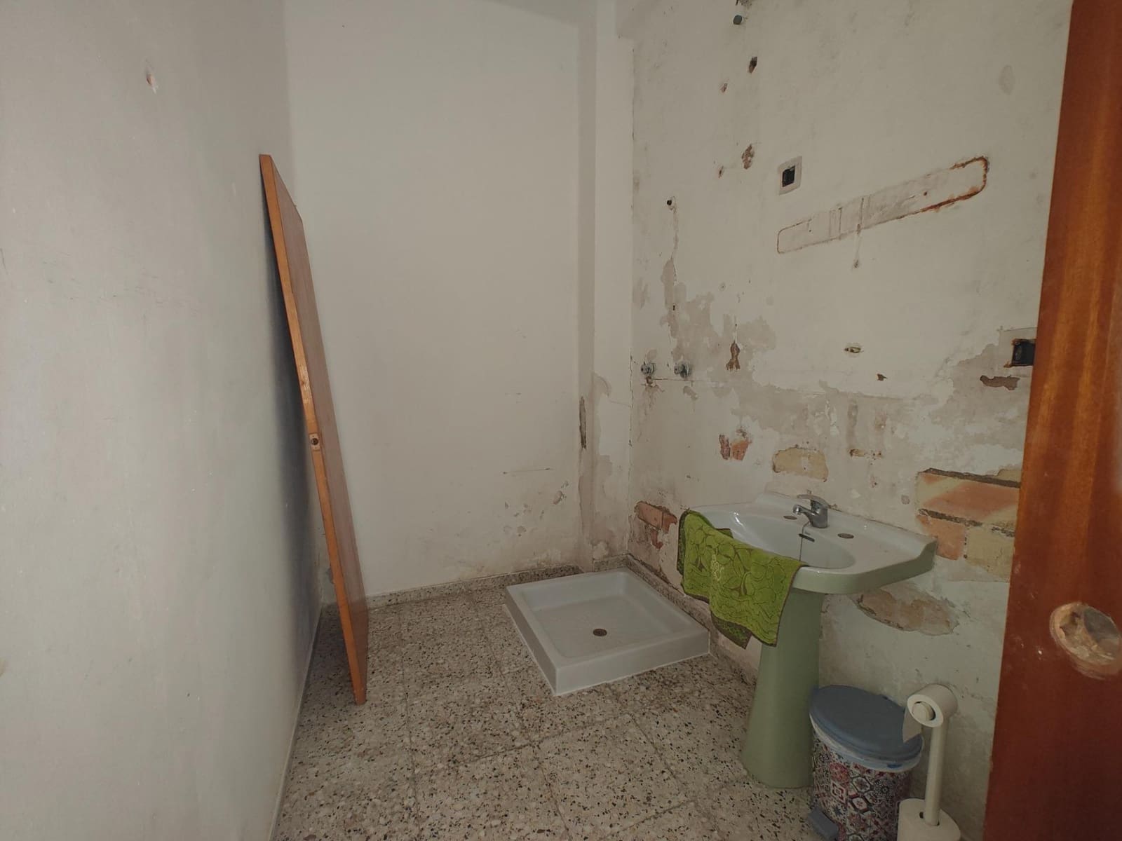 Erhverv til salg i Bunol - € 80.000 (Ref: 8312280)