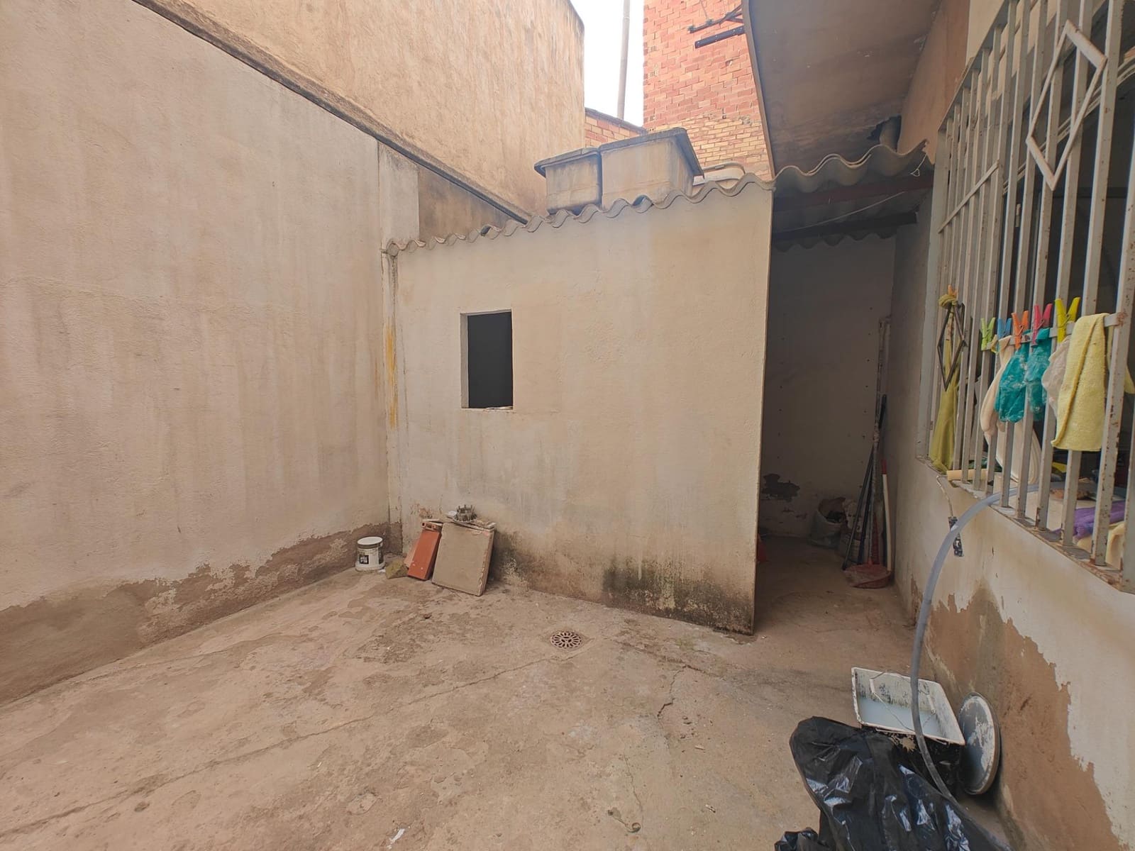 Erhverv til salg i Bunol - € 80.000 (Ref: 8312280)