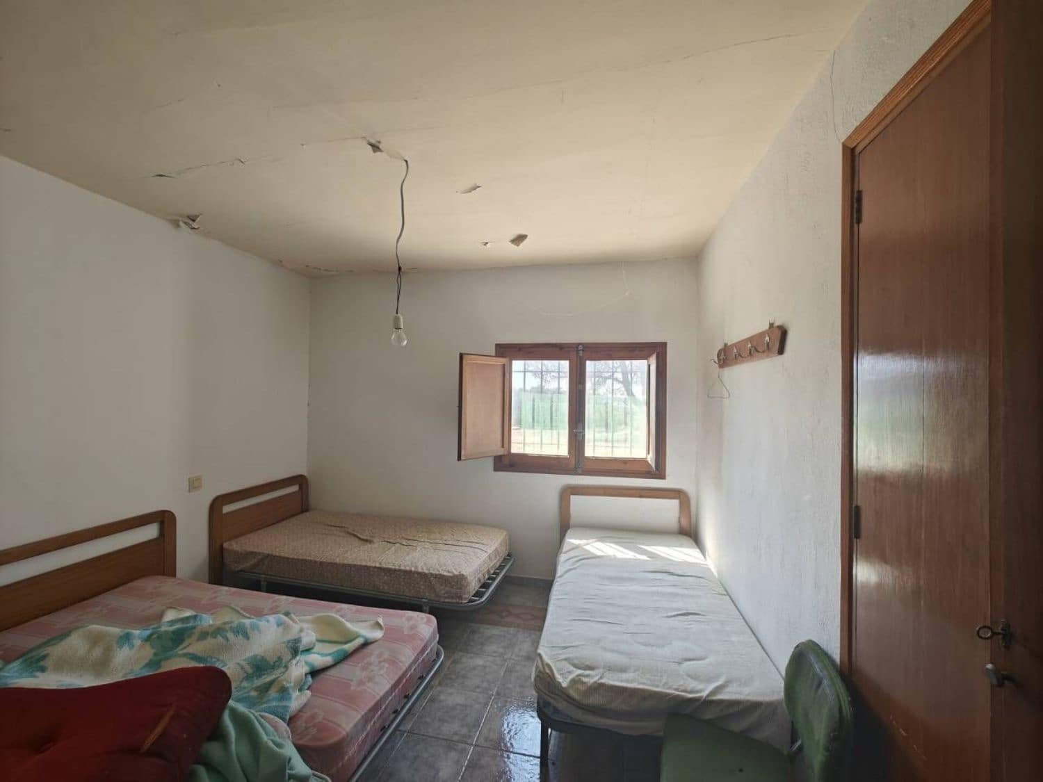 5 soveværelse Villa til salg i Yatova - € 85.000 (Ref: 8312294)