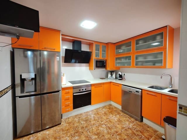 4 slaapkamer Flat te koop in Buñol met zwembad garage - € 260.000 (Ref: 8312299)