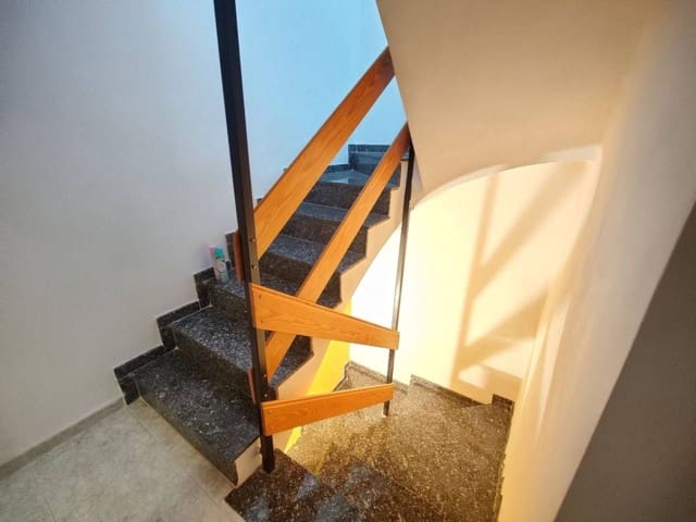 4 bedroom Villa for sale in Aldea del Oro, Cortes de Pallás - € 85,000 (Ref: 8312307)