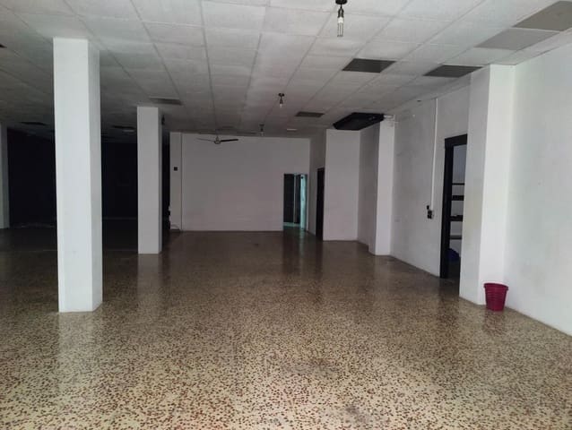 Commercieel te koop in Buñol - € 220.000 (Ref: 8312315)