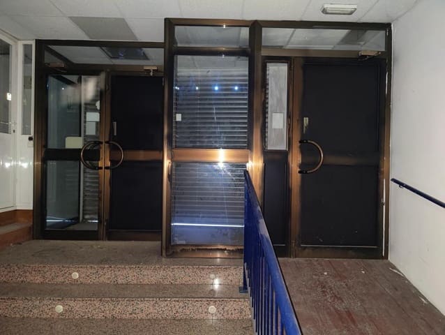 Commercieel te koop in Buñol - € 220.000 (Ref: 8312315)