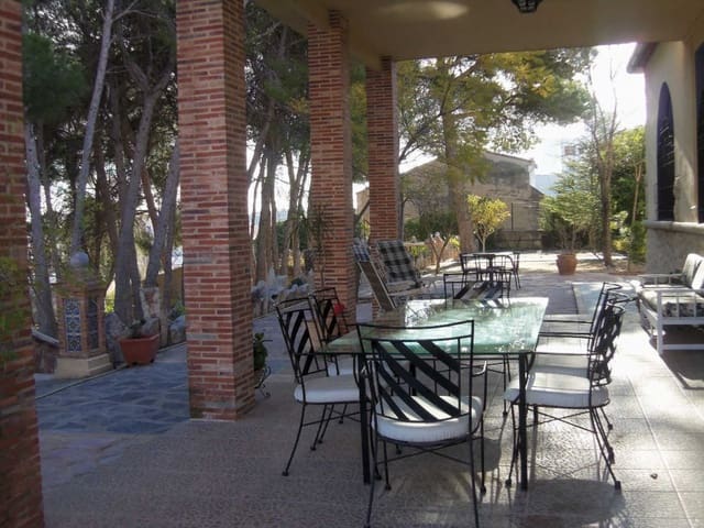 10 soverom Villa til salgs i Buñol med svømmebasseng garasje - € 900 000 (Ref: 8316312)